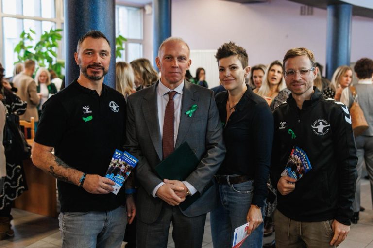 Debata „Młodzież 2.0 – Balans” Przeciwdziałanie przemocy rówieśniczej w Sali Błękitnej Urzędu Wojewódzkiego